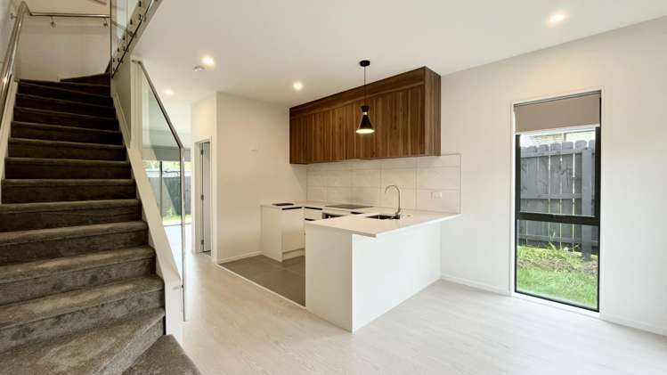 9/8 Rosier Road 1665_1