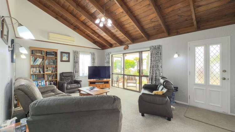 7 West Crescent Te Puru_10