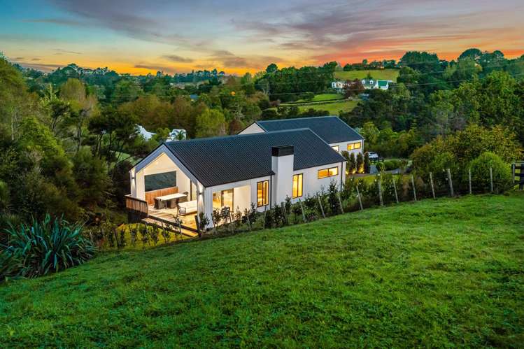 8 Collings Drive_1