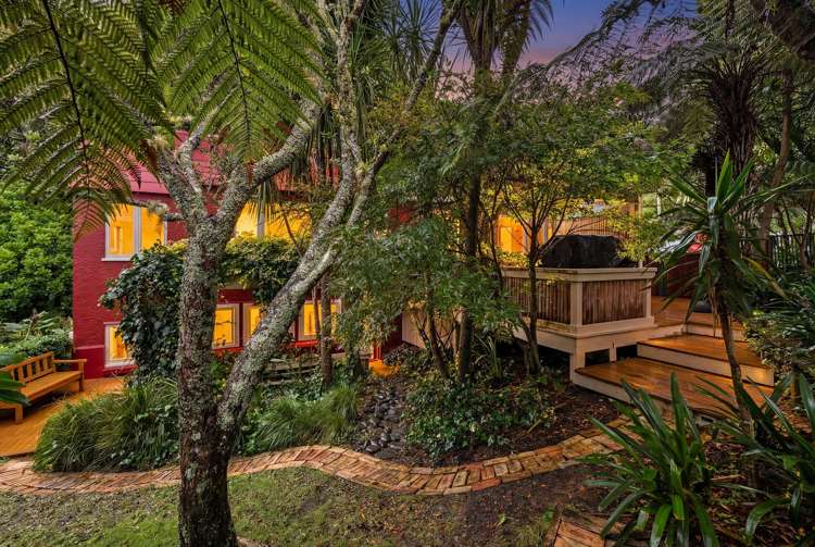 222 Godley Road Titirangi_0