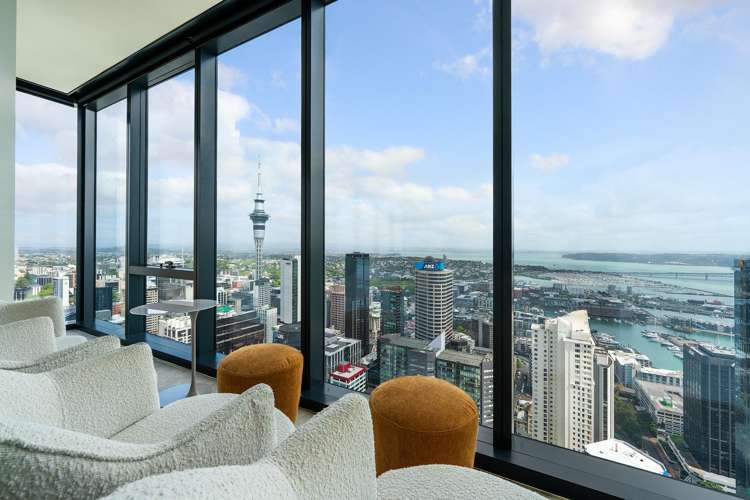 5203/10 Commerce Street_4