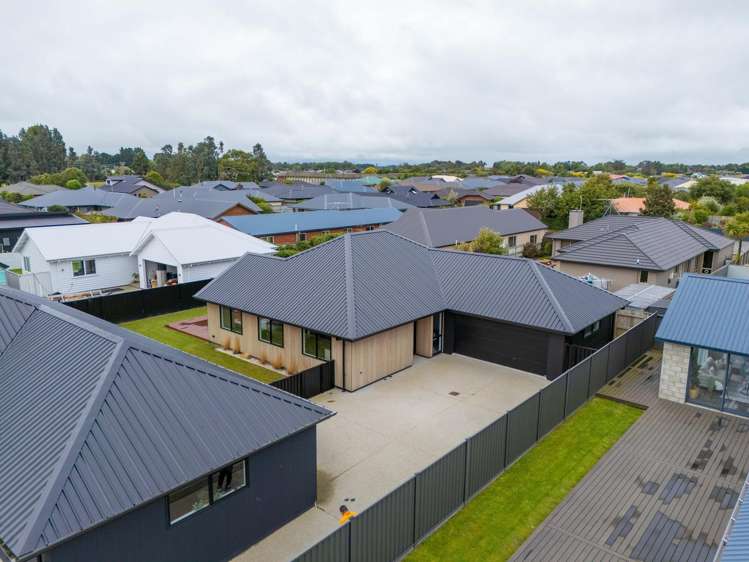 99 Hoffman Court Waikiwi_24