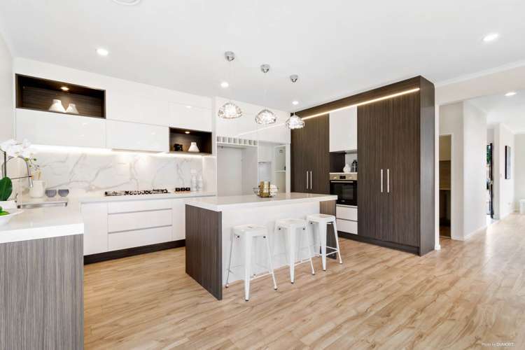 8 Lisnoble Road Flat Bush_1