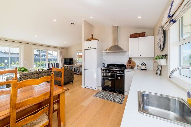 29 Oxfordshire Avenue Lower Shotover_9