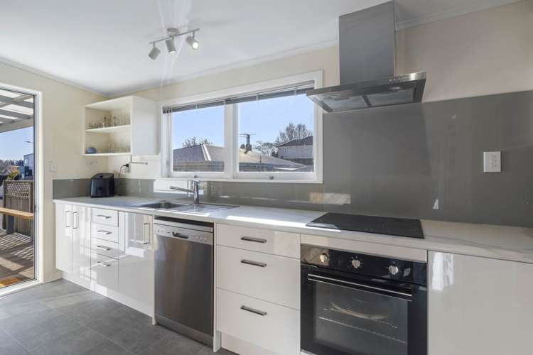 230 Victoria Street West_5
