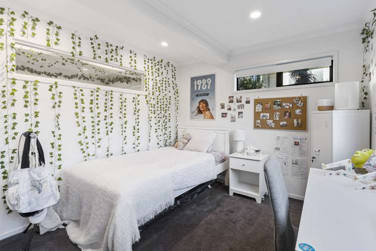 15 Beach Road Mellons Bay_15