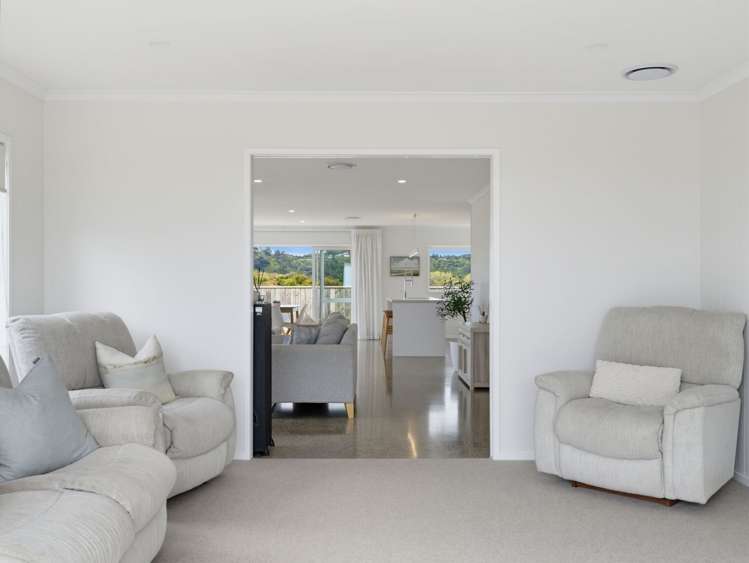 14 Piripai Rise Coastlands_4
