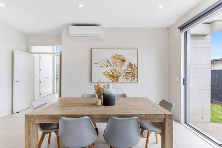 16 Lydiard Place Beachlands_10