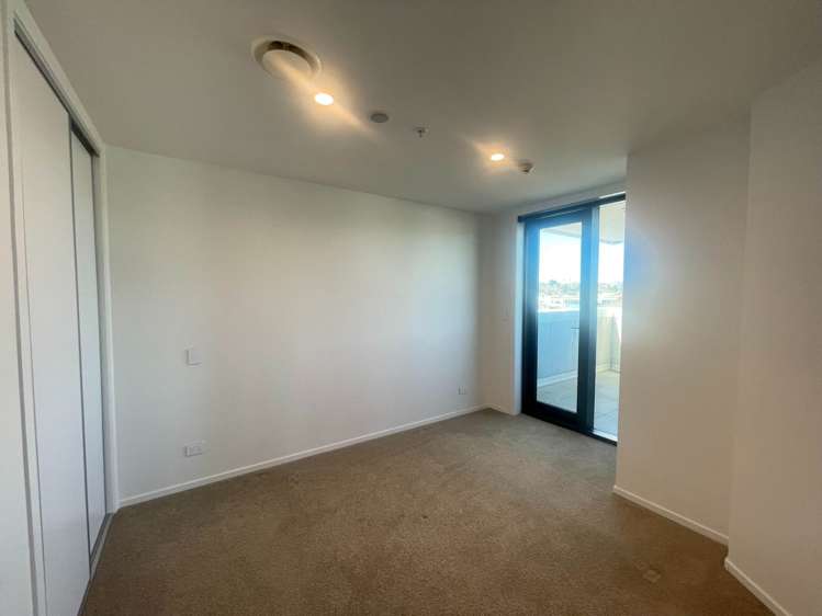 205/6 Waikumete Road Glen Eden_5