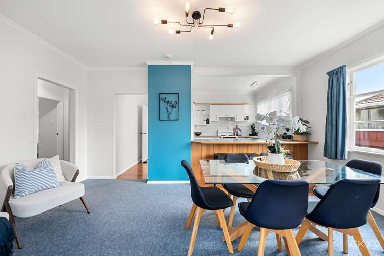 32 Hall Crescent Epuni_6