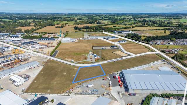 Must be sold, present all offers - 3,287 sqm