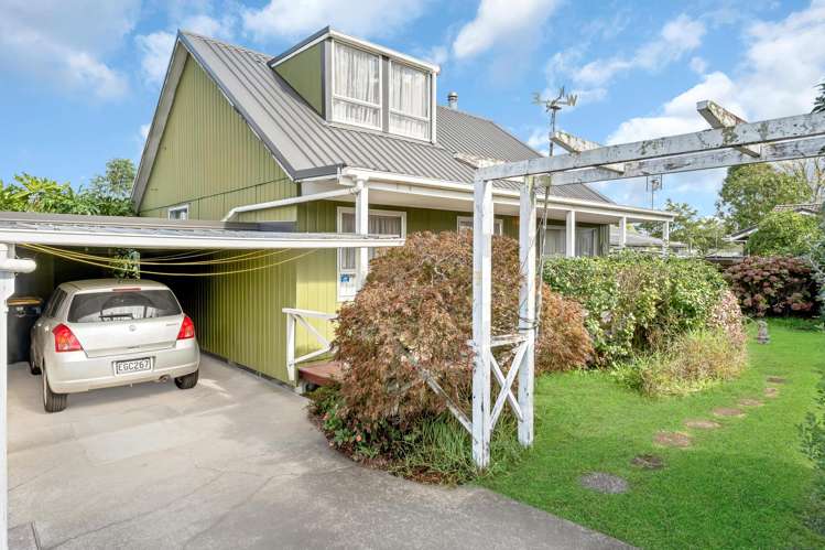 11b Honey Place Manurewa_13