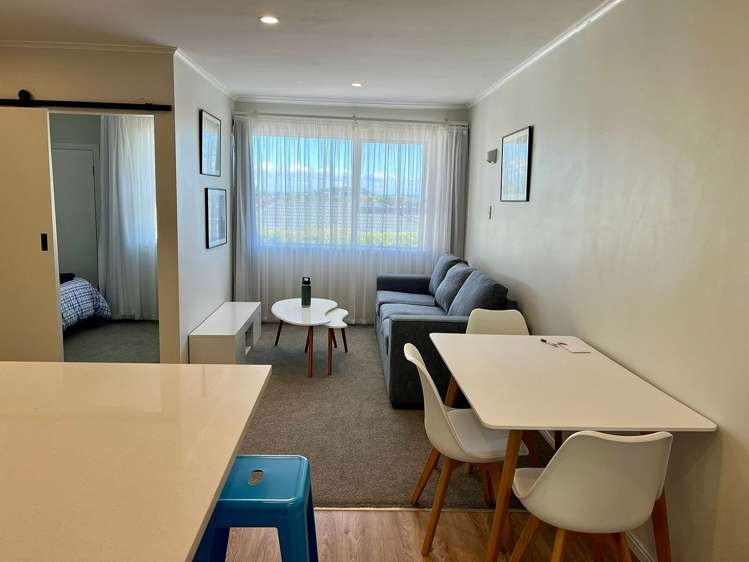 2/2 Olsen Avenue Hillsborough_1