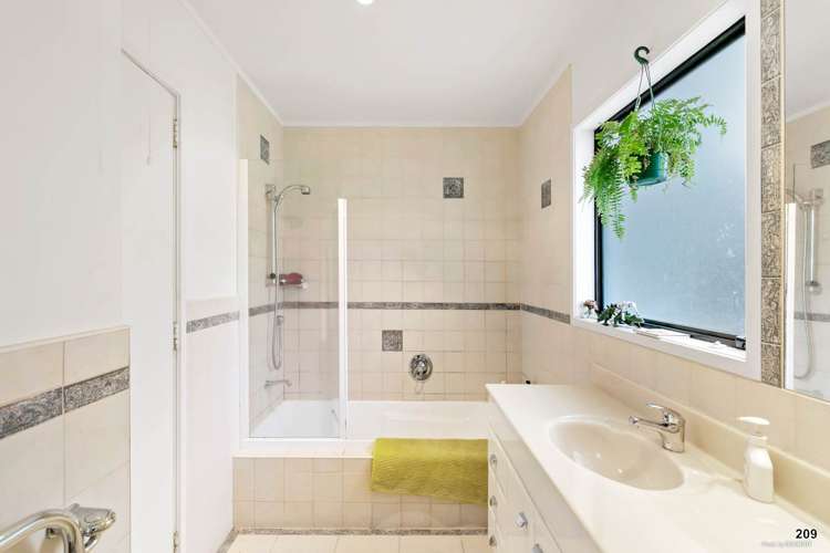 209 Golf Road Titirangi_5