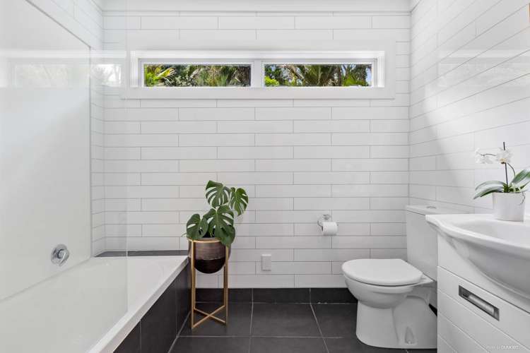 41 Warner Park Avenue Laingholm_13