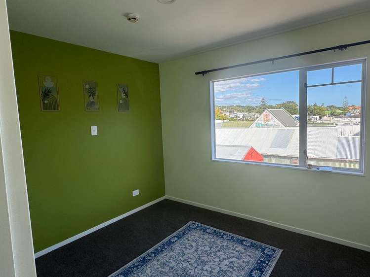 88 Commercial Road Helensville_8