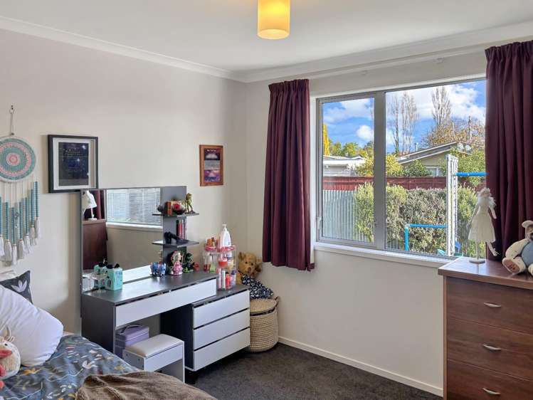 8 Christie Crescent 10484_12