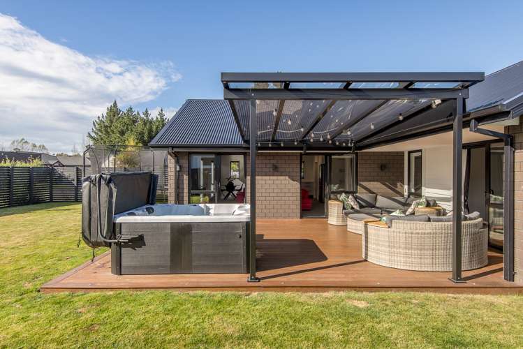 10 Kohunga Crescent Bottle Lake_14