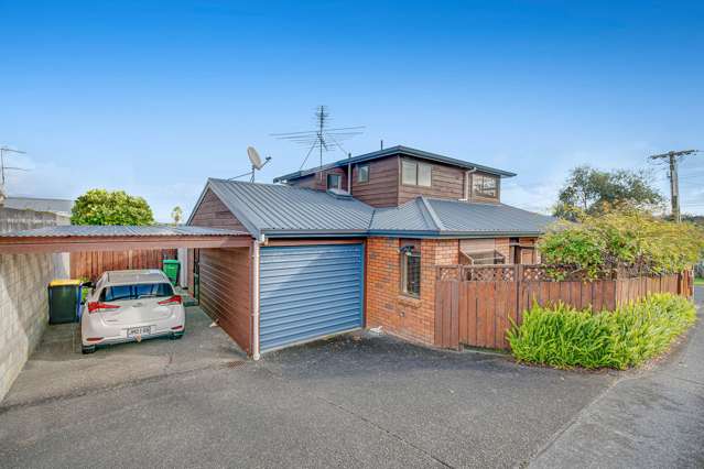 2/32a Howard Road Northcote_3