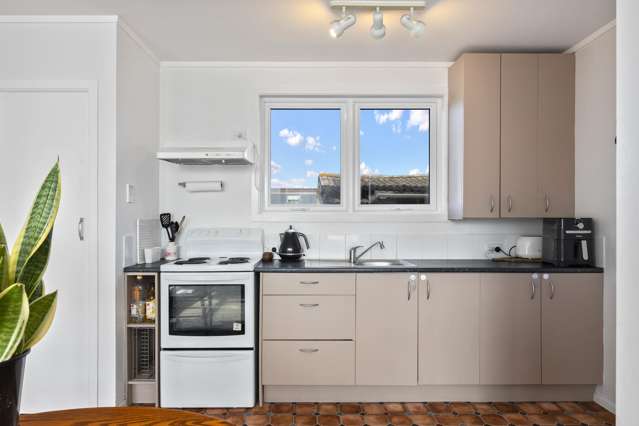 5/55 Apu Crescent Lyall Bay_2