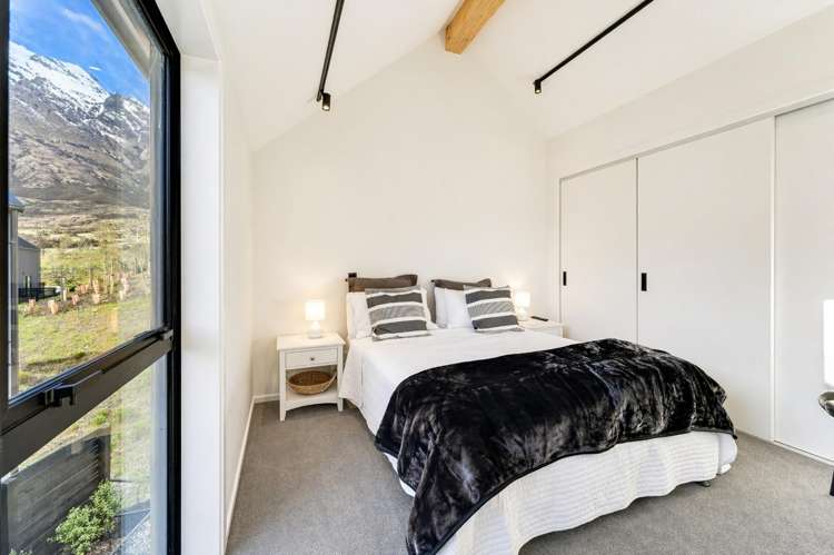 3 Escalator Avenue Jacks Point_1