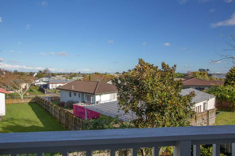 2/9 Barcroft Place Clendon Park_11