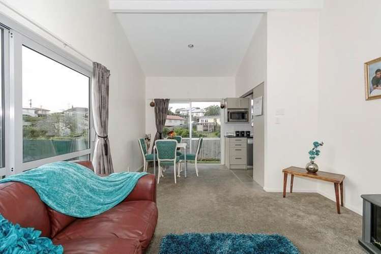 17 Aronui Terrace Kelston_6