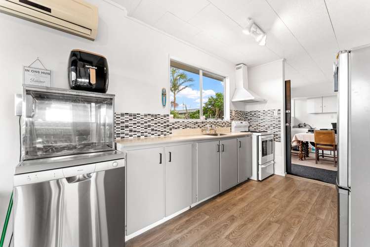 44 Amorino Drive Red Beach_12