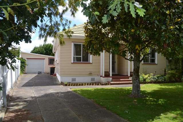 HOKOWHITU - 2 BEDROOM