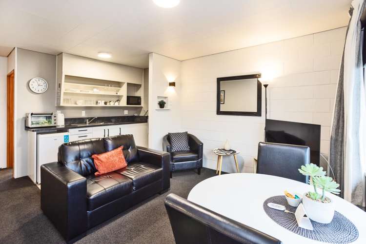 12 Thomson Street Avenal_7