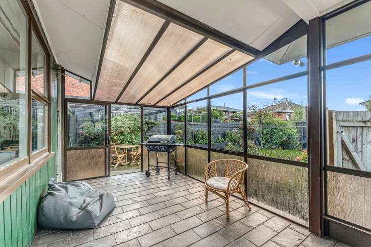 14 Livingstone Street West End_14