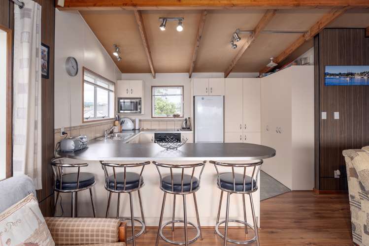 8 Oyster Drive Cooks Beach_6