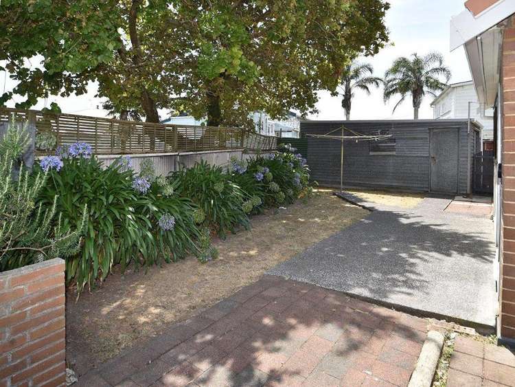 1097 Great North Road Point Chevalier_17