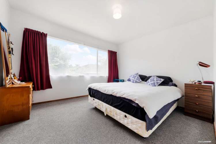 28 Selak Place Glen Eden_7