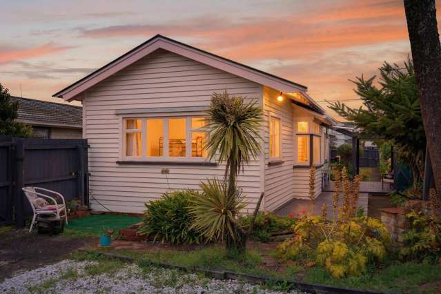 Charming Coastal Cottage!