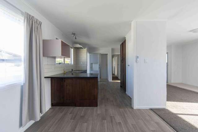 52 Karen Crescent Dinsdale_3