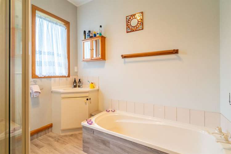 102 Fox Street Avenal_9