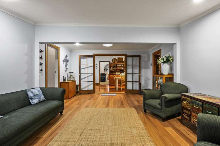 741 River Road Chartwell_13