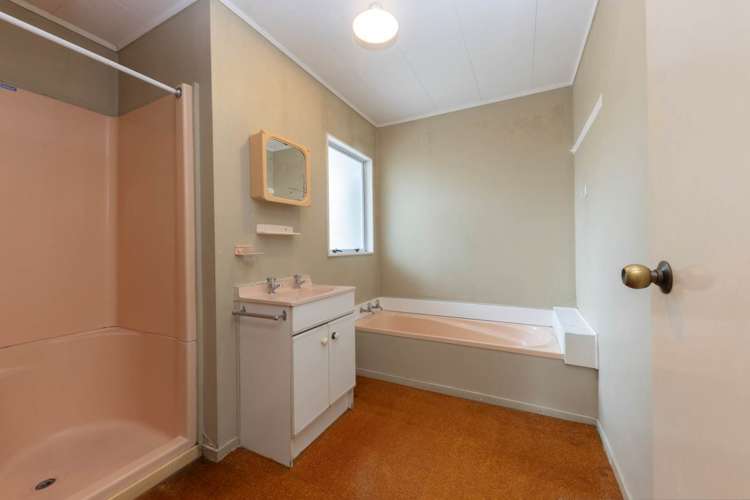 23 Meadowvale Rise Titirangi_10