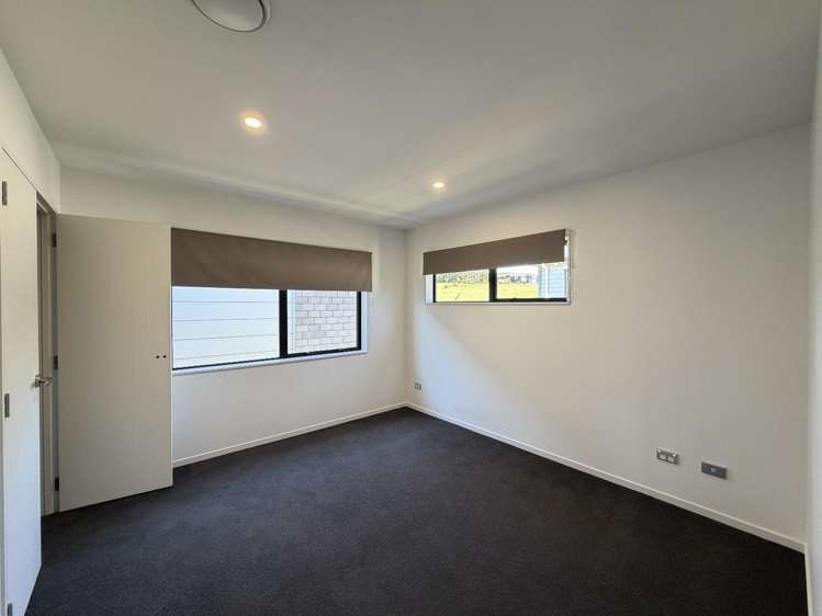 21 Eros Road 10673_12