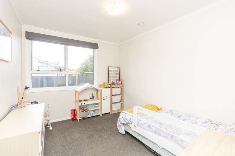 23 Susan Place Deanwell_9