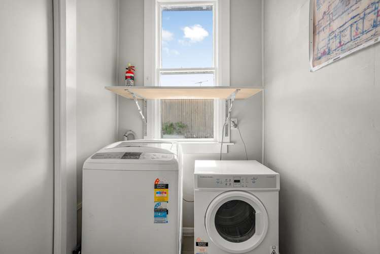 15 Udy Street Petone_11