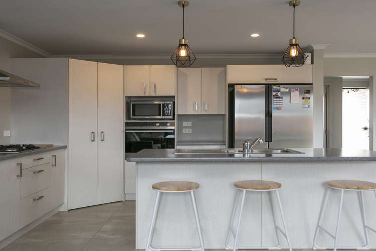 6 Broadcast Lane Rangatira Park_6