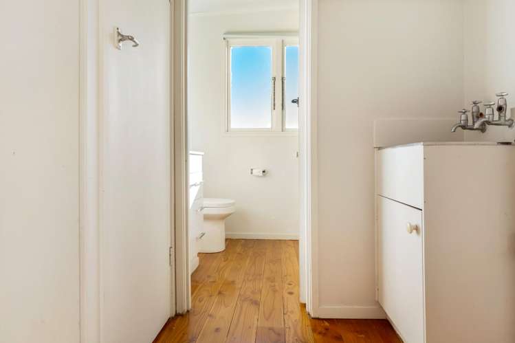 10 Pah Road Onetangi_11