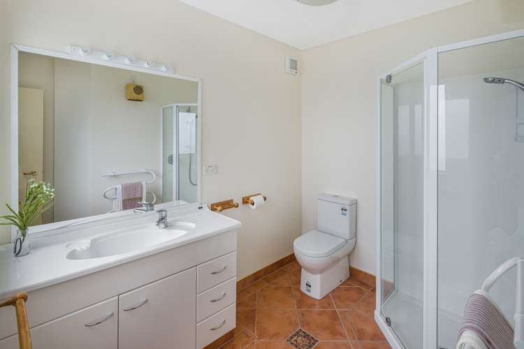 26 Pelorous Street Paparangi_11