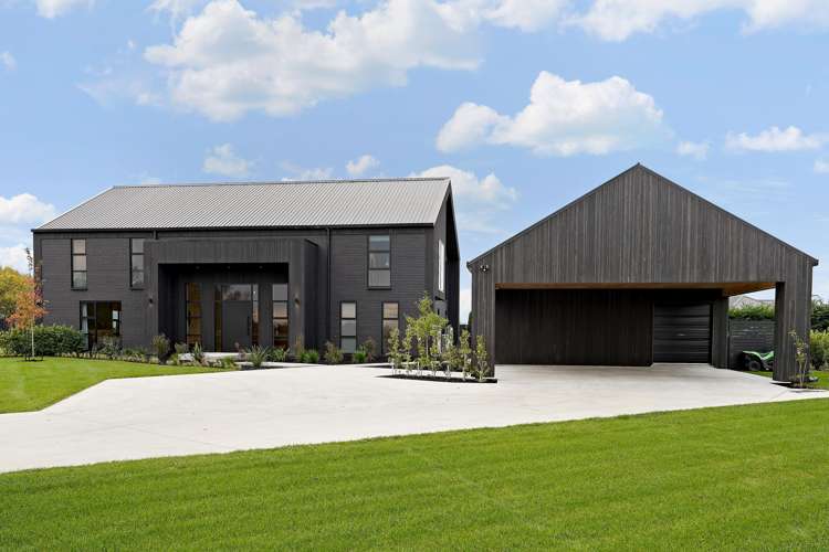 409 Grasslands Drive Cambridge_48