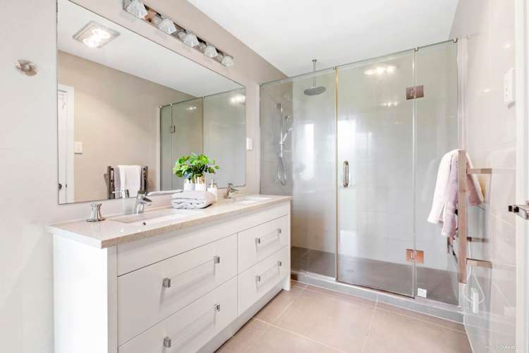 23 Remuremu Street Long Bay_12