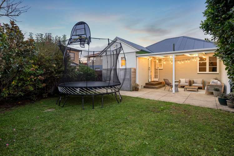 30 Newcastle Terrace Mount Albert_1