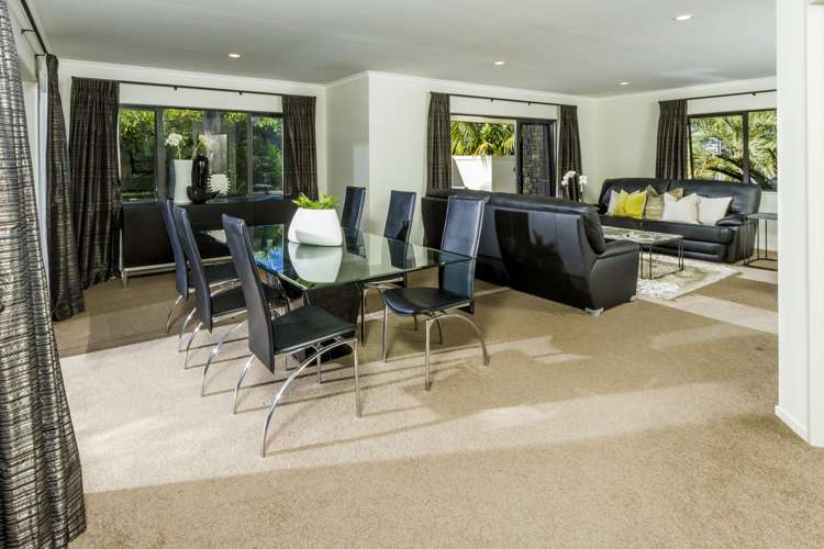 8 Oscar Road Greenhithe_16