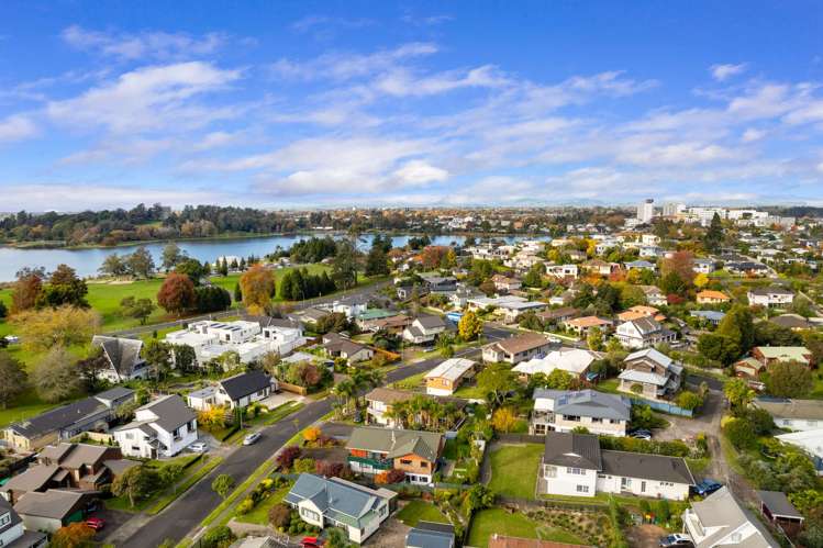 53 Gilbass Avenue Hamilton Lake_17